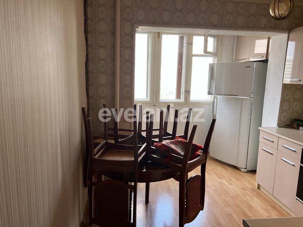 Kirayə verilir, köhnə tikili, 3 otaqlı, 85 m², Bakı, Binəqədi r, 8-ci mikrorayon q, Azadlıq prospekti m.