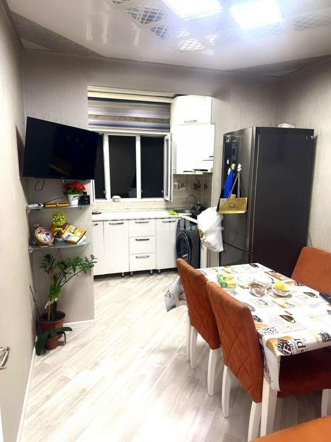 Sale, old building, 3 room, 89.99 m², Baku, Nizami r, Neftchilar m.