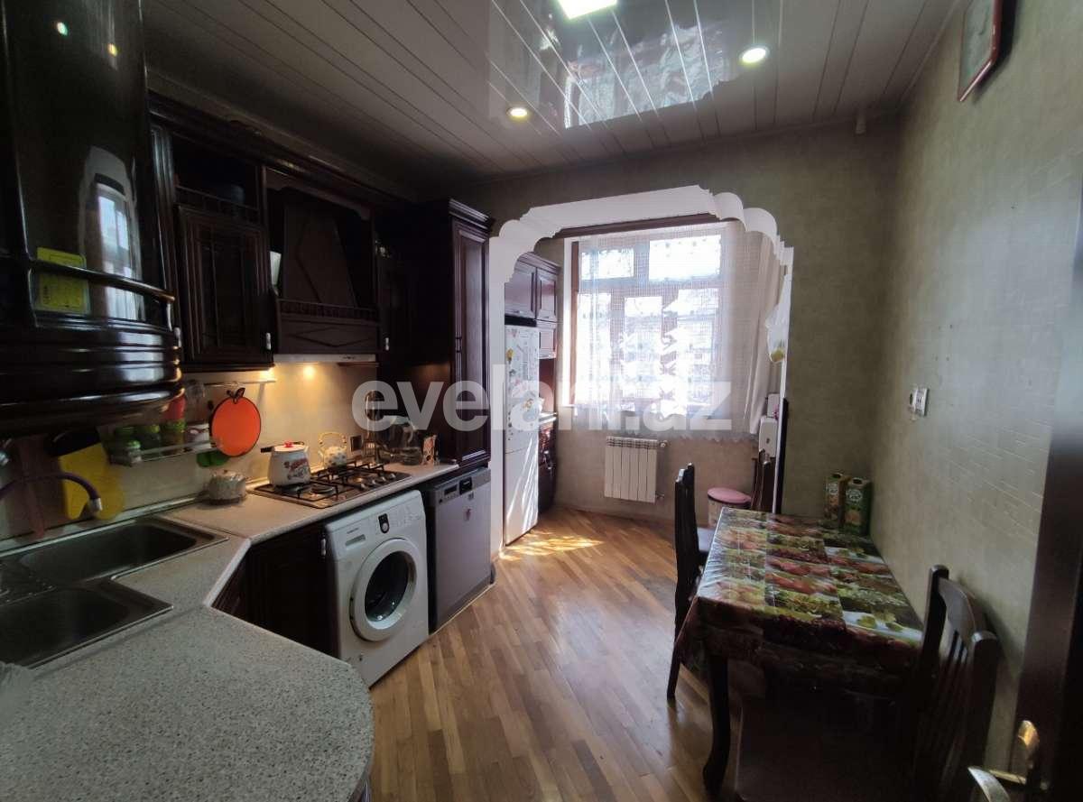 Sale, old building, 3 room, 90 m², Baku, Nizami r, Neftchilar m.