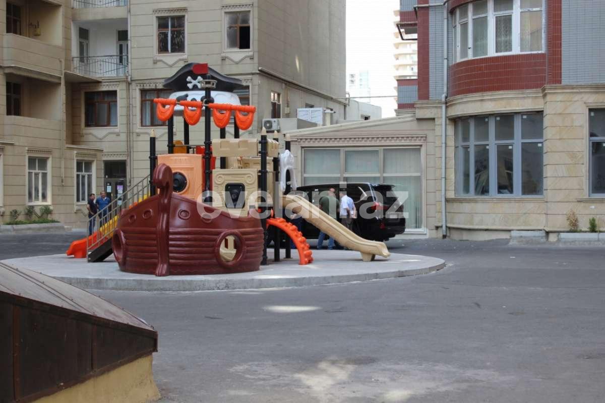 Satılır, yeni tikili, 4 otaqlı, 240000 m², Bakı, Xətai r, Şah İsmayıl Xətai m.