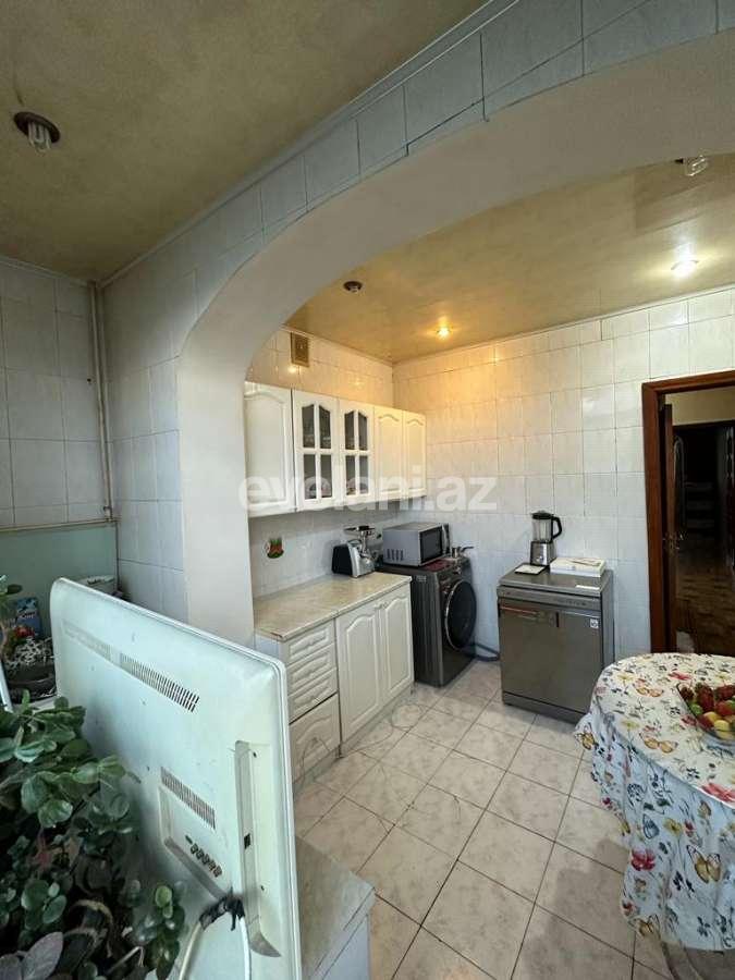 Satılır, köhnə tikili, 3 otaqlı, 80 m², Bakı, Binəqədi r, Azadlıq prospekti m.
