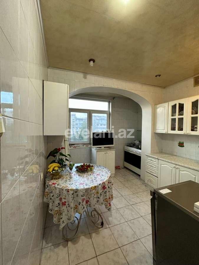 Satılır, köhnə tikili, 3 otaqlı, 80 m², Bakı, Binəqədi r, Azadlıq prospekti m.