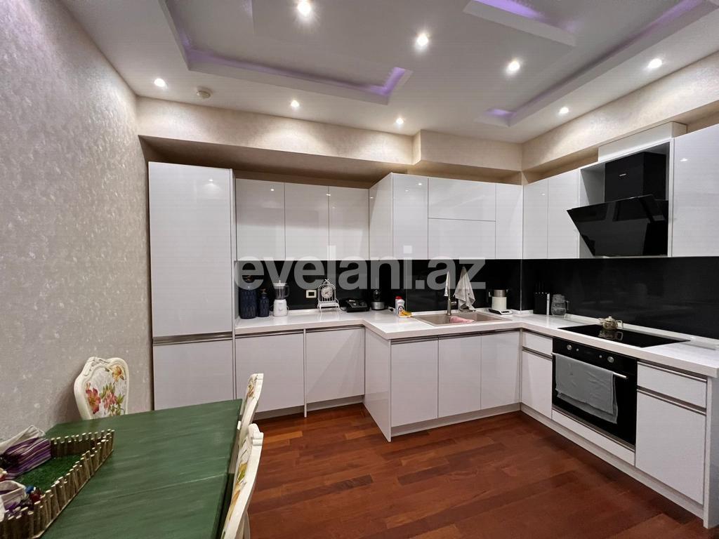 Сдаётся, вторичка, 4-комнаты, 166 m², Баку, Хатаинский r, Шах Исмаил Хатаи m.