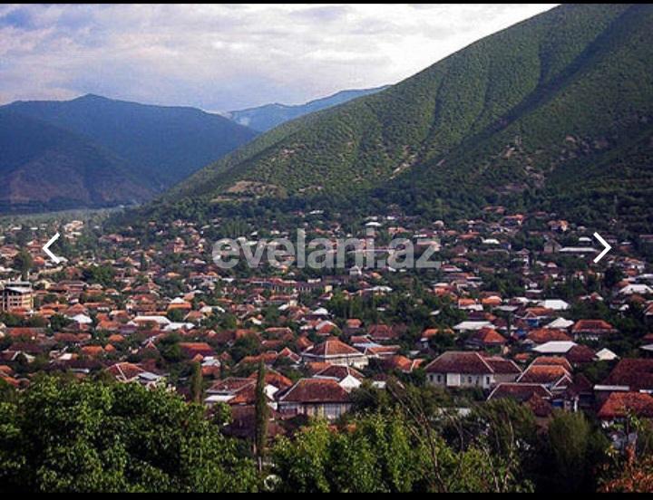 Satılır, həyət evi / bağ, 3 otaqlı, 71 m², Şəki