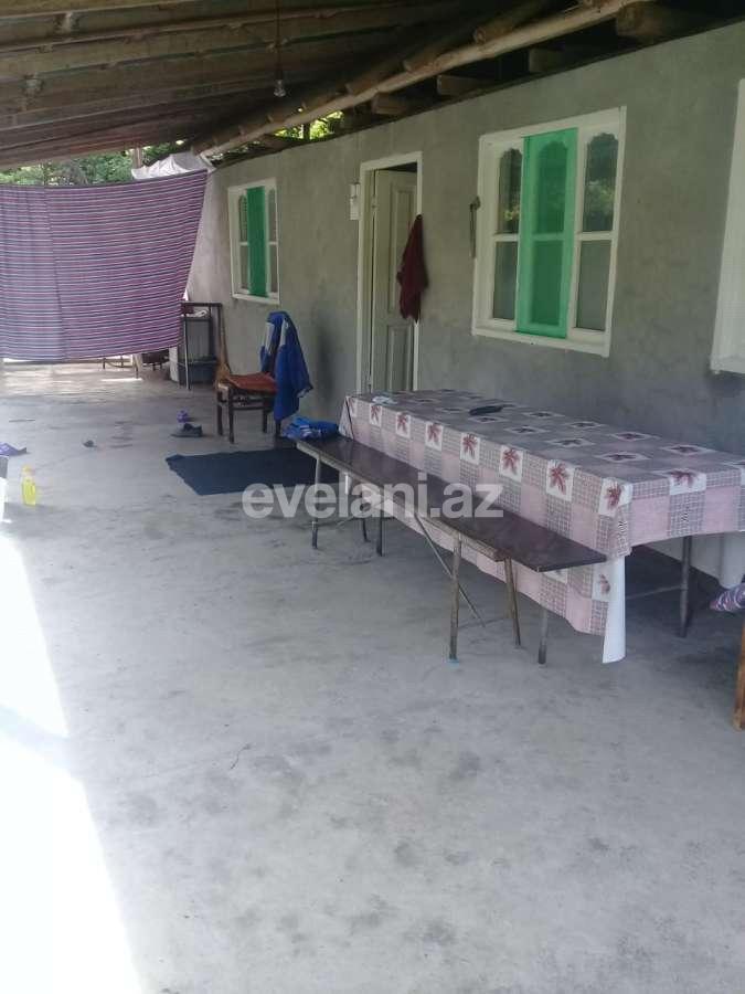 Satılır, həyət evi / bağ, 3 otaqlı, 71 m², Şəki