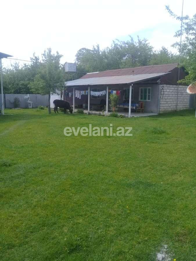 Satılır, həyət evi / bağ, 3 otaqlı, 71 m², Şəki