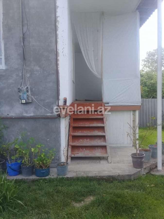 Satılır, həyət evi / bağ, 3 otaqlı, 71 m², Şəki
