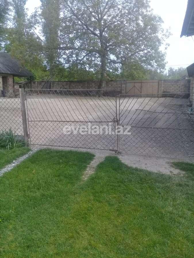 Satılır, həyət evi / bağ, 3 otaqlı, 71 m², Şəki