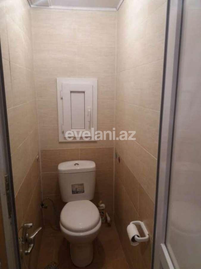 Satılır, köhnə tikili, 3 otaqlı, 70 m², Bakı, Binəqədi r, 8-ci mikrorayon q, Azadlıq prospekti m.