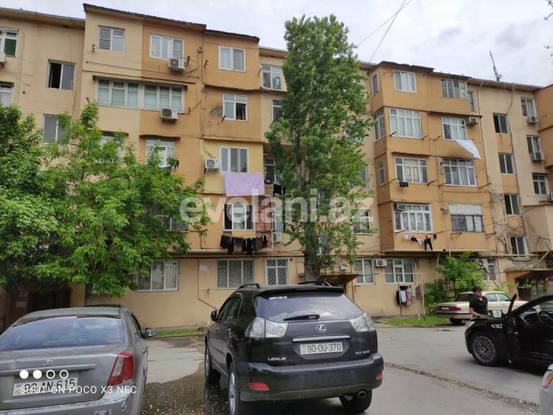 Satılır, köhnə tikili, 3 otaqlı, 70 m², Bakı, Binəqədi r, 8-ci mikrorayon q, Azadlıq prospekti m.