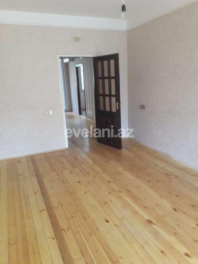 Satılır, köhnə tikili, 3 otaqlı, 70 m², Bakı, Binəqədi r, 8-ci mikrorayon q, Azadlıq prospekti m.