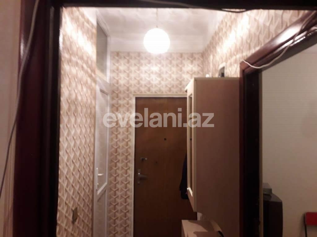 Satılır, köhnə tikili, 3 otaqlı, 70 m², Bakı, Binəqədi r, 8-ci mikrorayon q, Azadlıq prospekti m.