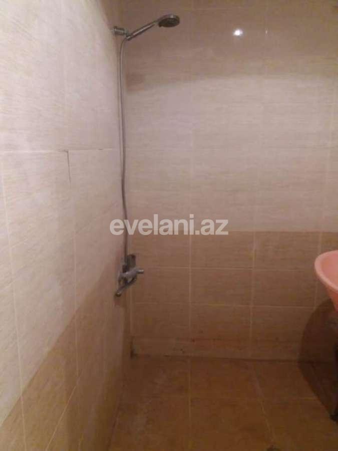 Satılır, köhnə tikili, 3 otaqlı, 70 m², Bakı, Binəqədi r, 8-ci mikrorayon q, Azadlıq prospekti m.