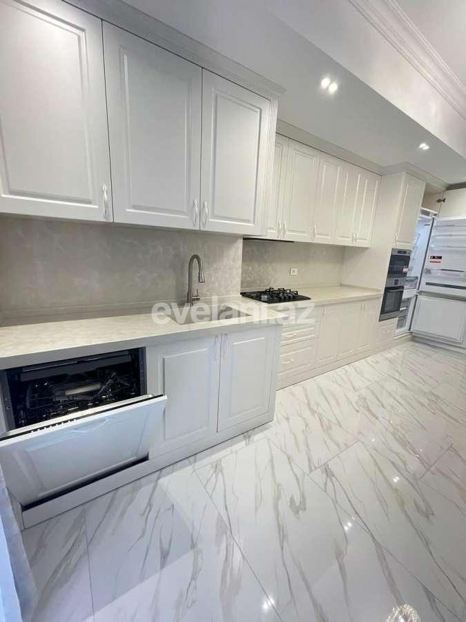 Satılır, yeni tikili, 3 otaqlı, 128 m², Bakı, Yasamal r, Elmlər Akademiyası m.