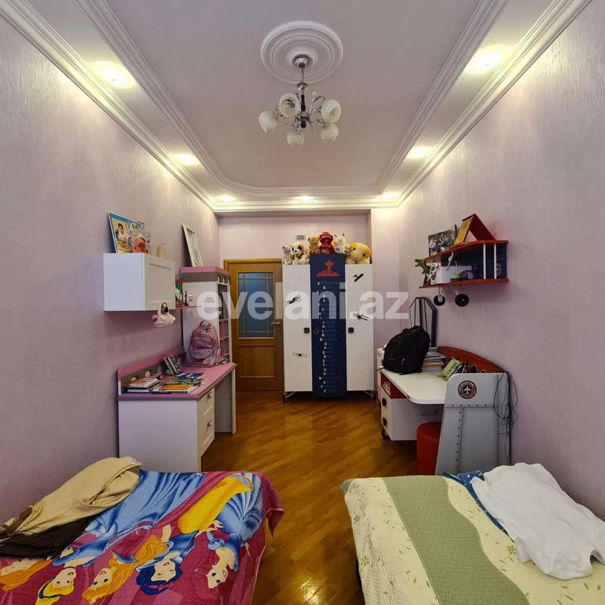 Satılır, yeni tikili, 3 otaqlı, 130 m², Bakı, Nizami r.