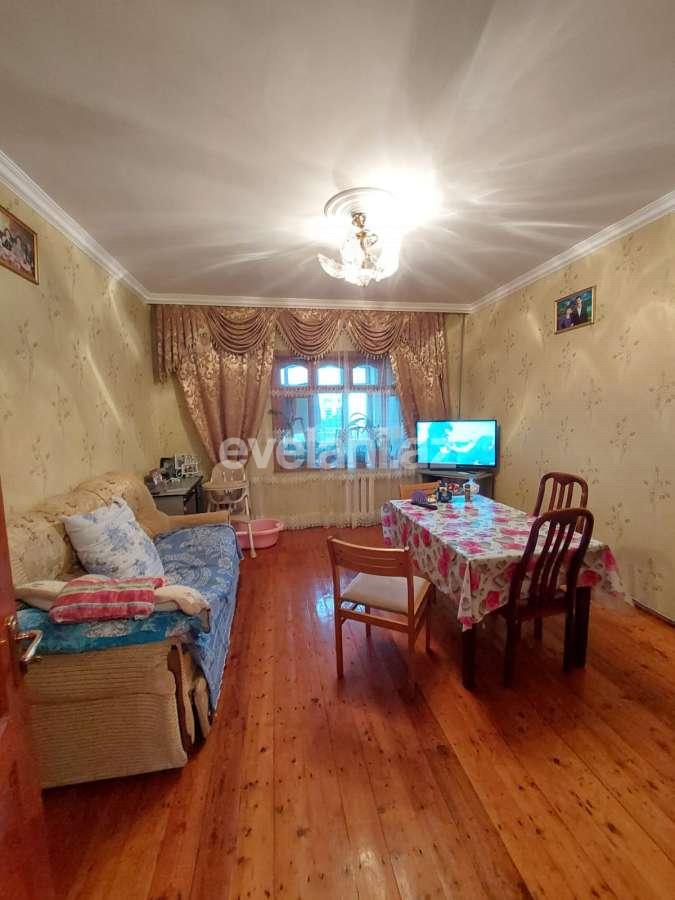 Satılır, köhnə tikili, 3 otaqlı, 80 m², Bakı, Nizami r, Xalqlar Dostluğu m.