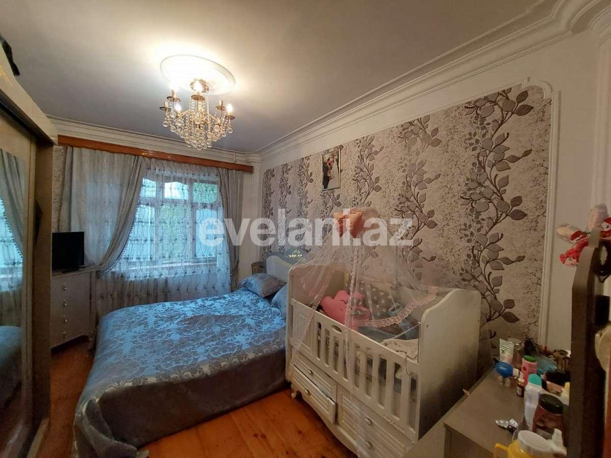 Satılır, köhnə tikili, 3 otaqlı, 80 m², Bakı, Nizami r, Xalqlar Dostluğu m.