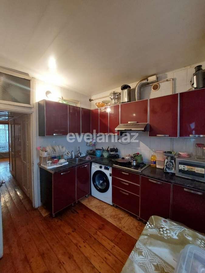 Satılır, köhnə tikili, 3 otaqlı, 80 m², Bakı, Nizami r, Xalqlar Dostluğu m.