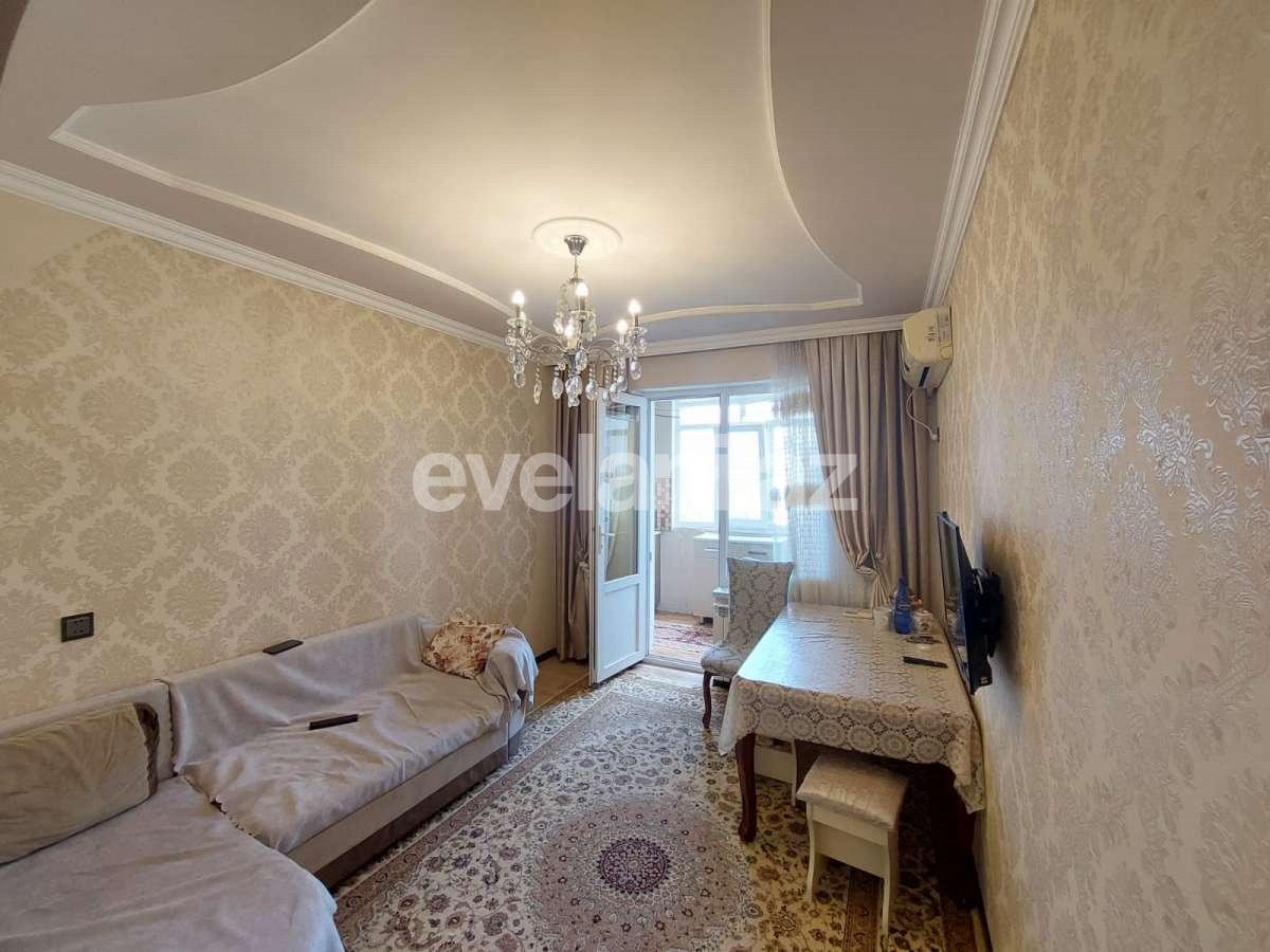 Satılır, köhnə tikili, 2 otaqlı, 65 m², Bakı, Nizami r.