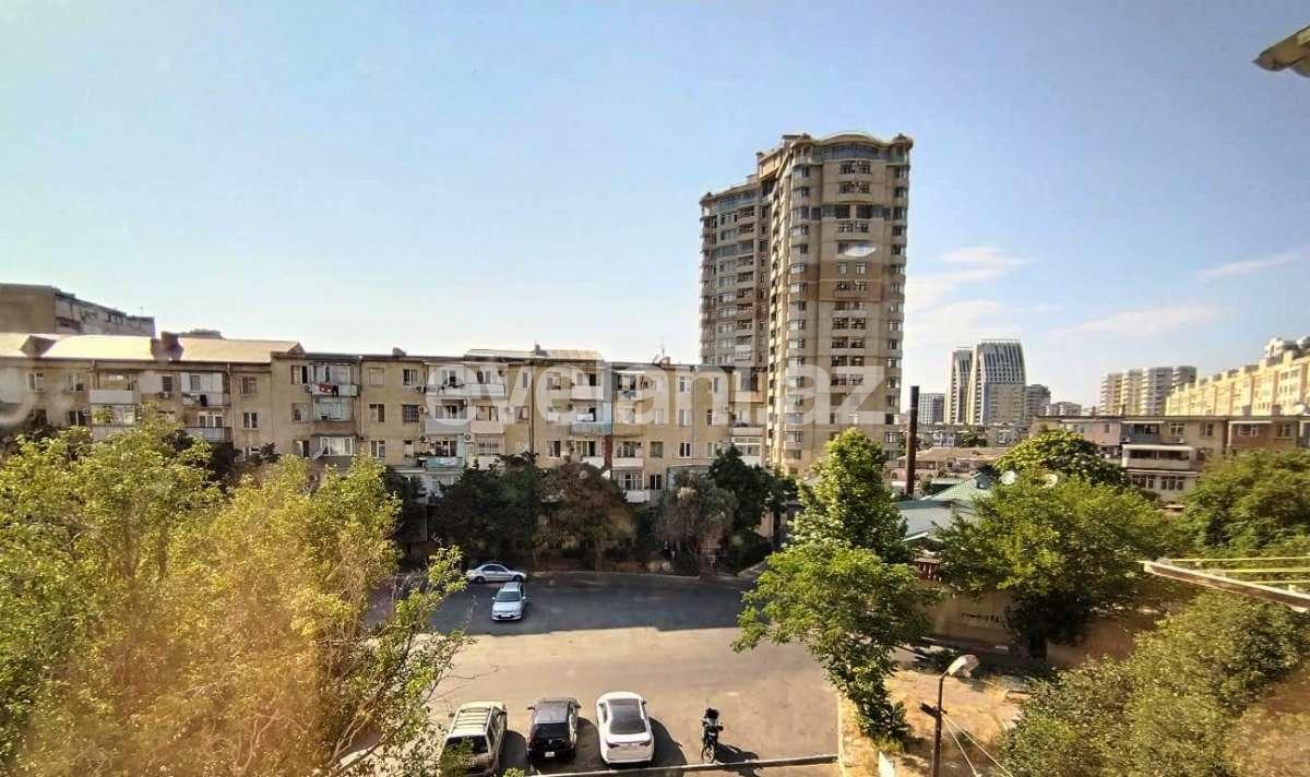 Продаётся, вторичка, 3-комнаты, 75 m², Баку, Ясамальский r, Элмляр Академиясы m.