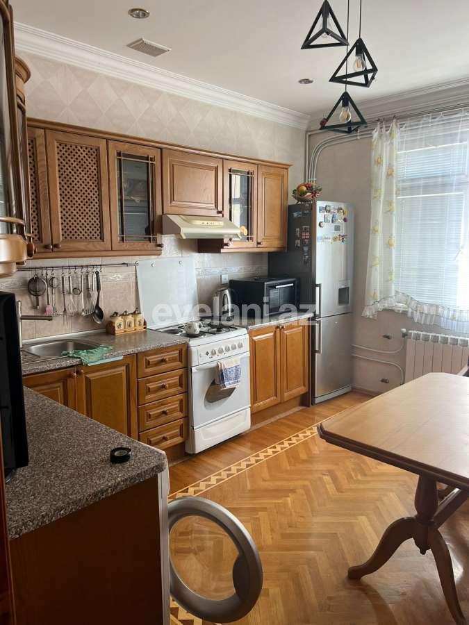Kirayə verilir, yeni tikili, 3 otaqlı, 122 m², Bakı, Yasamal r, İnşaatçılar m.