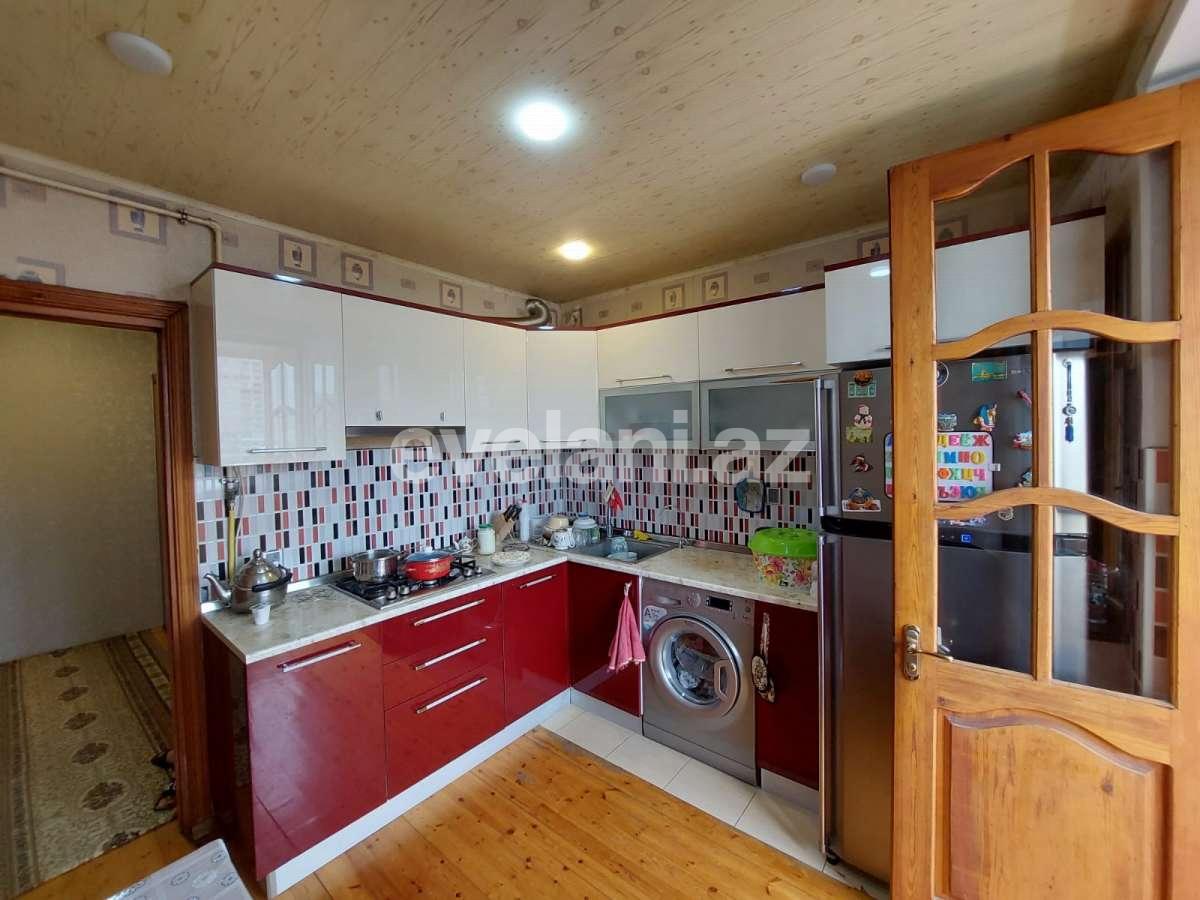Satılır, köhnə tikili, 3 otaqlı, 85 m², Bakı, Nizami r, Xalqlar Dostluğu m.