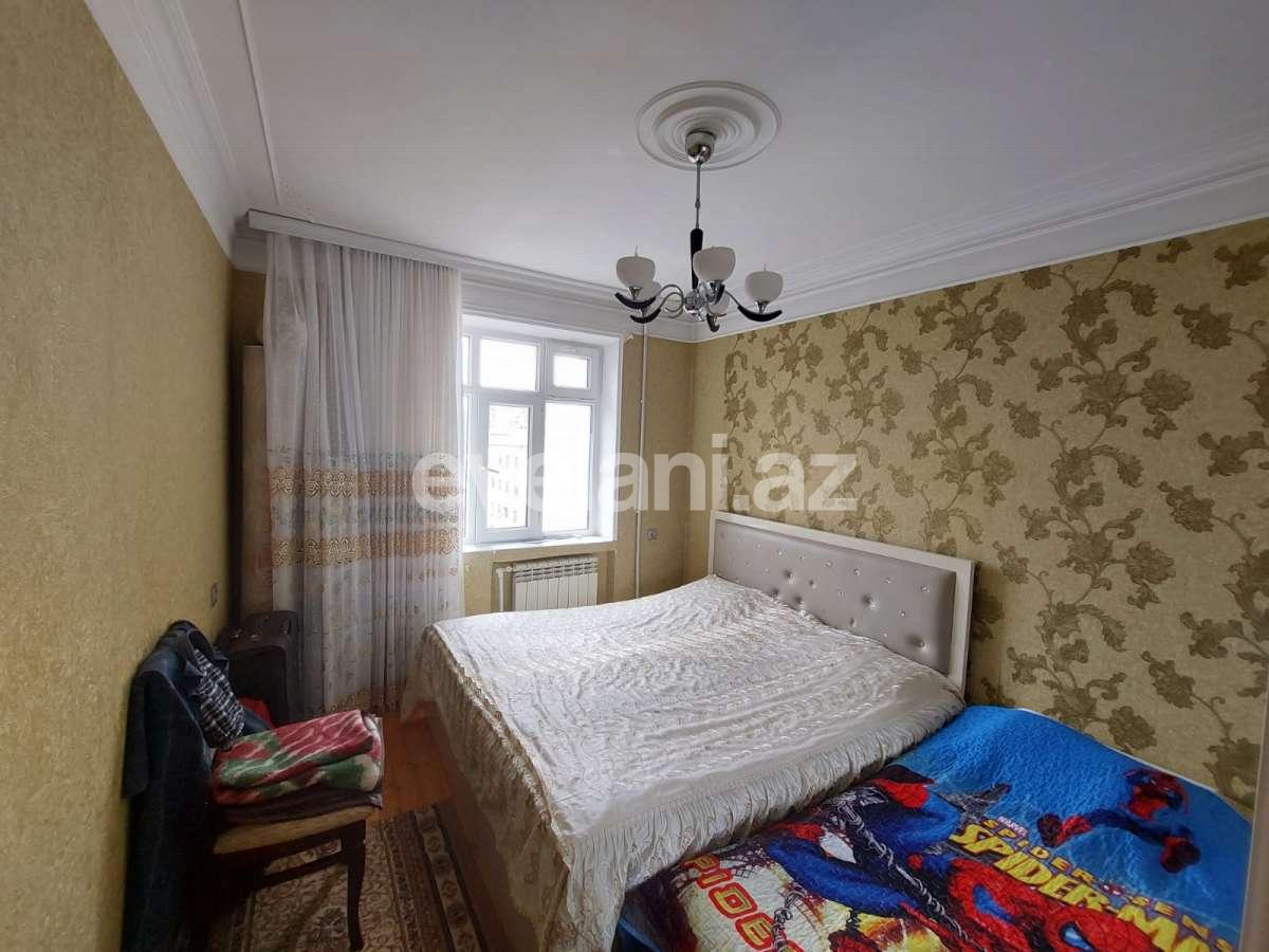 Satılır, köhnə tikili, 3 otaqlı, 85 m², Bakı, Nizami r, Xalqlar Dostluğu m.