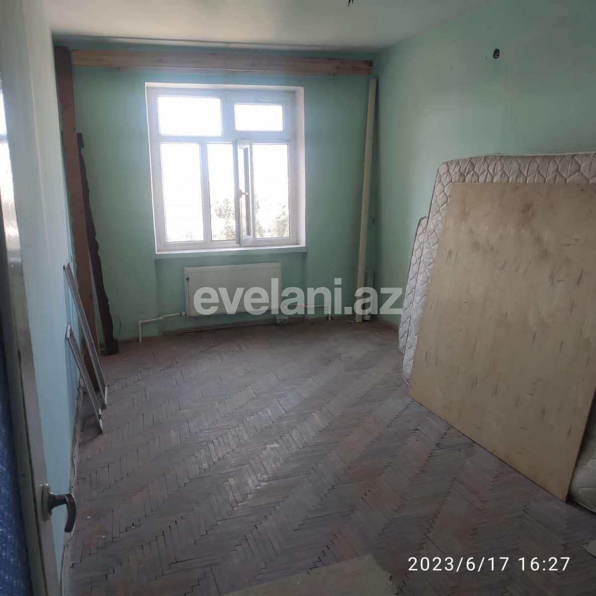Satılır, köhnə tikili, 2 otaqlı, 65 m², Bakı, Nizami r, Xalqlar Dostluğu m.