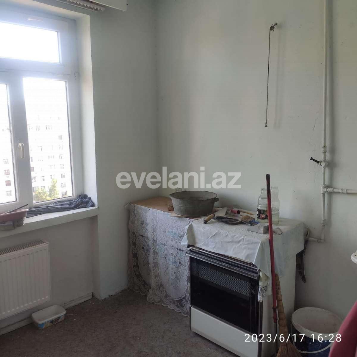 Satılır, köhnə tikili, 2 otaqlı, 65 m², Bakı, Nizami r, Xalqlar Dostluğu m.