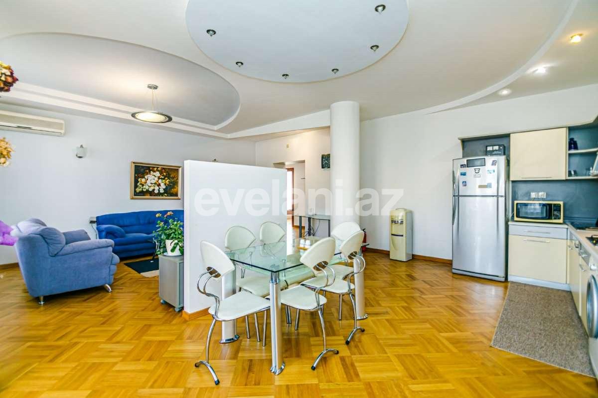 Rent, old building, 3 room, 130 m², Baku, Nasimi r, Sahil m.