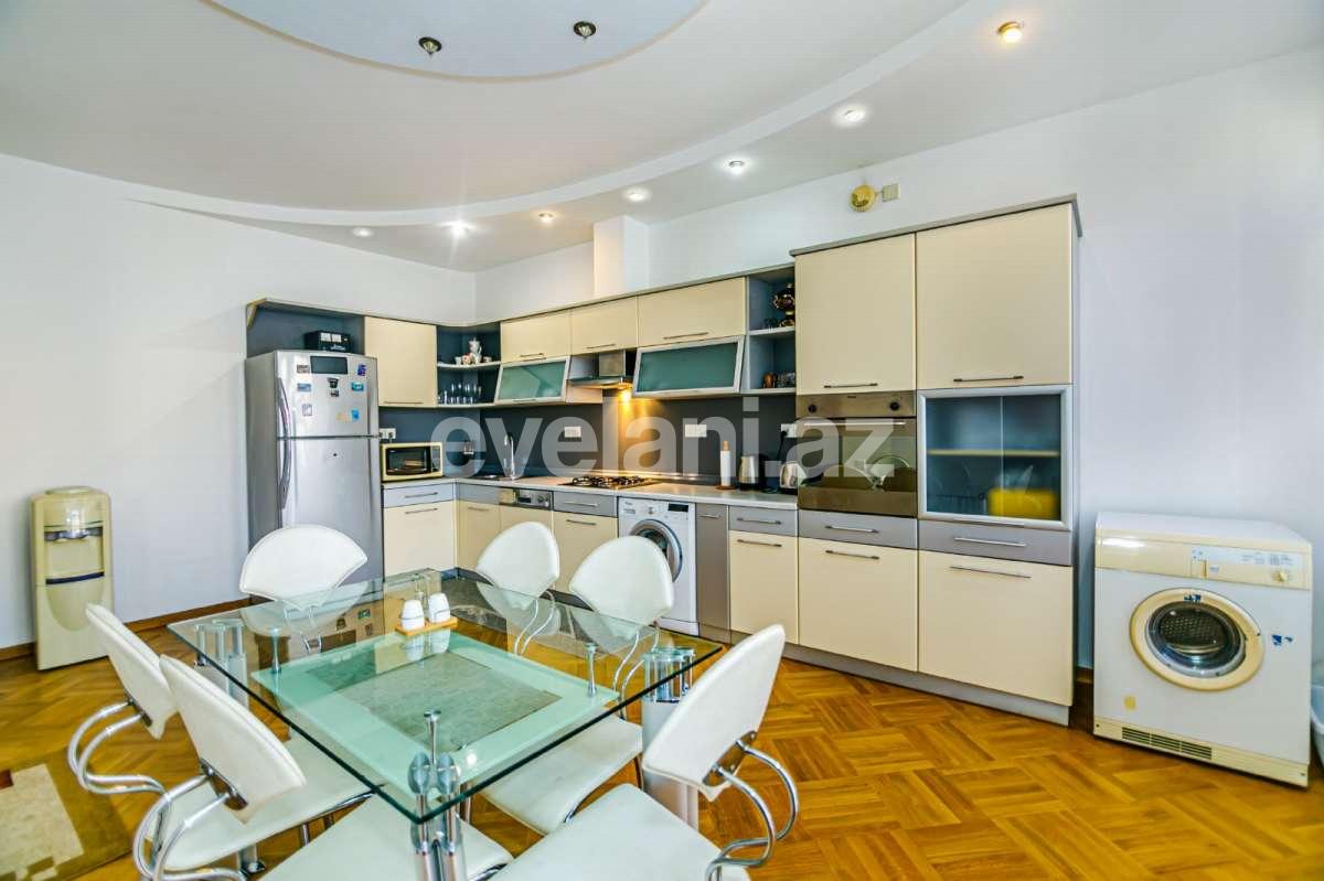 Rent, old building, 3 room, 130 m², Baku, Nasimi r, Sahil m.