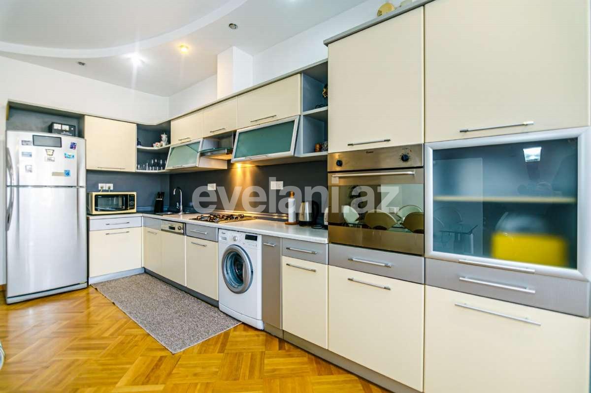 Rent, old building, 3 room, 130 m², Baku, Nasimi r, Sahil m.