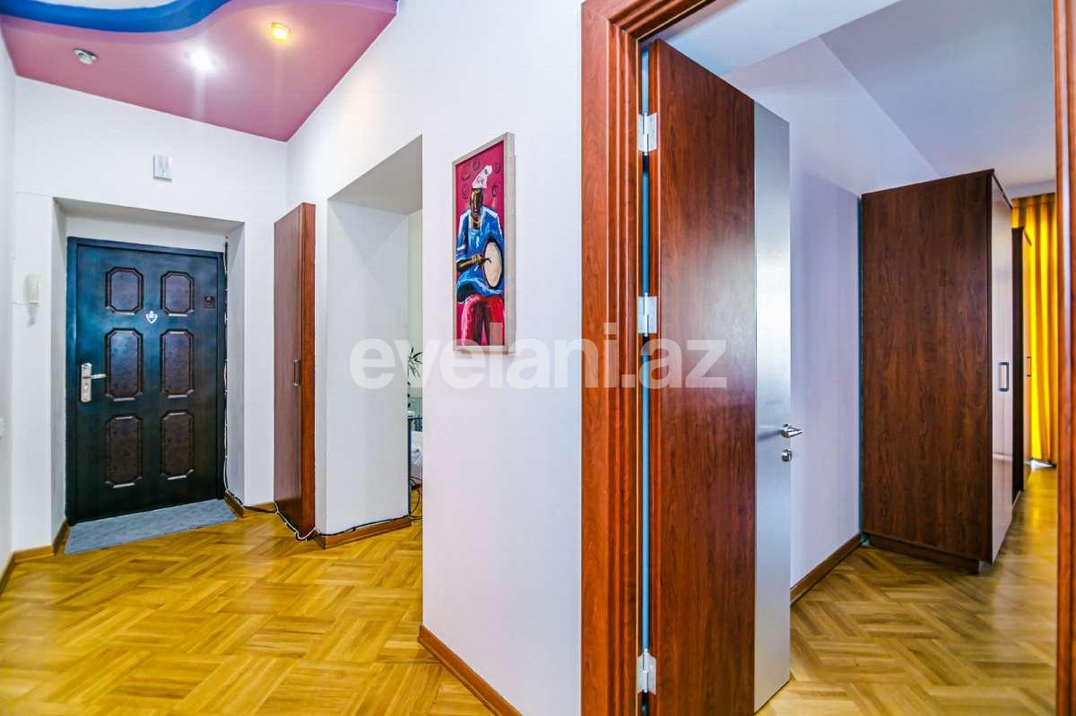 Rent, old building, 3 room, 130 m², Baku, Nasimi r, Sahil m.