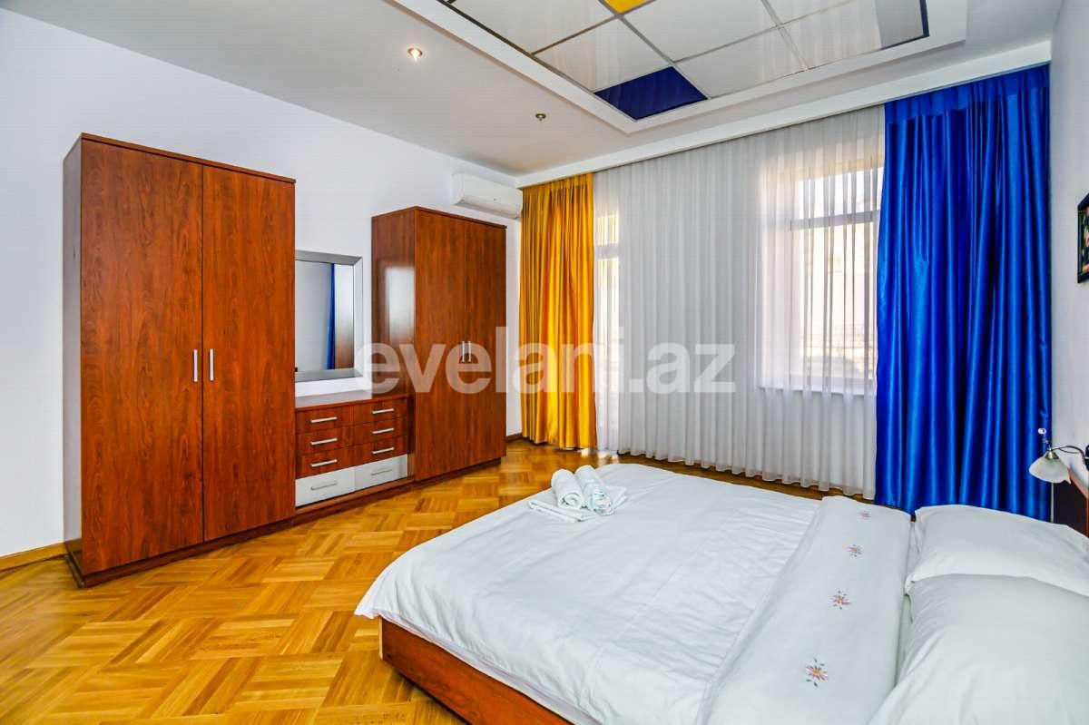 Rent, old building, 3 room, 130 m², Baku, Nasimi r, Sahil m.