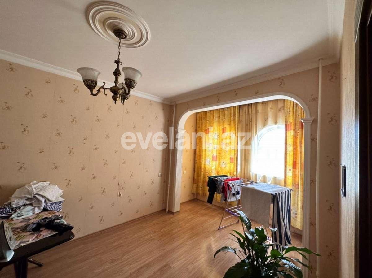 Satılır, köhnə tikili, 4 otaqlı, 105 m², Bakı, Nizami r, Xalqlar Dostluğu m.