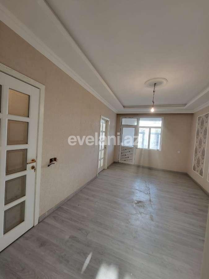 Satılır, köhnə tikili, 3 otaqlı, 50 m², Bakı, Binəqədi r, 7-ci mikrorayon q, Azadlıq prospekti m.