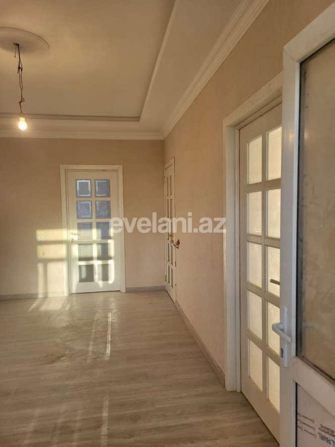 Satılır, köhnə tikili, 3 otaqlı, 50 m², Bakı, Binəqədi r, 7-ci mikrorayon q, Azadlıq prospekti m.