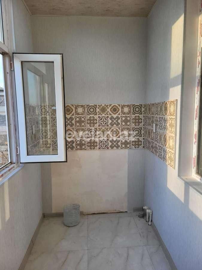 Satılır, köhnə tikili, 3 otaqlı, 50 m², Bakı, Binəqədi r, 7-ci mikrorayon q, Azadlıq prospekti m.