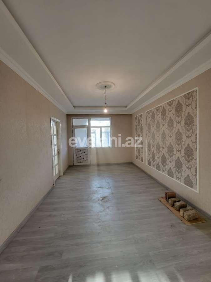 Satılır, köhnə tikili, 3 otaqlı, 50 m², Bakı, Binəqədi r, 7-ci mikrorayon q, Azadlıq prospekti m.