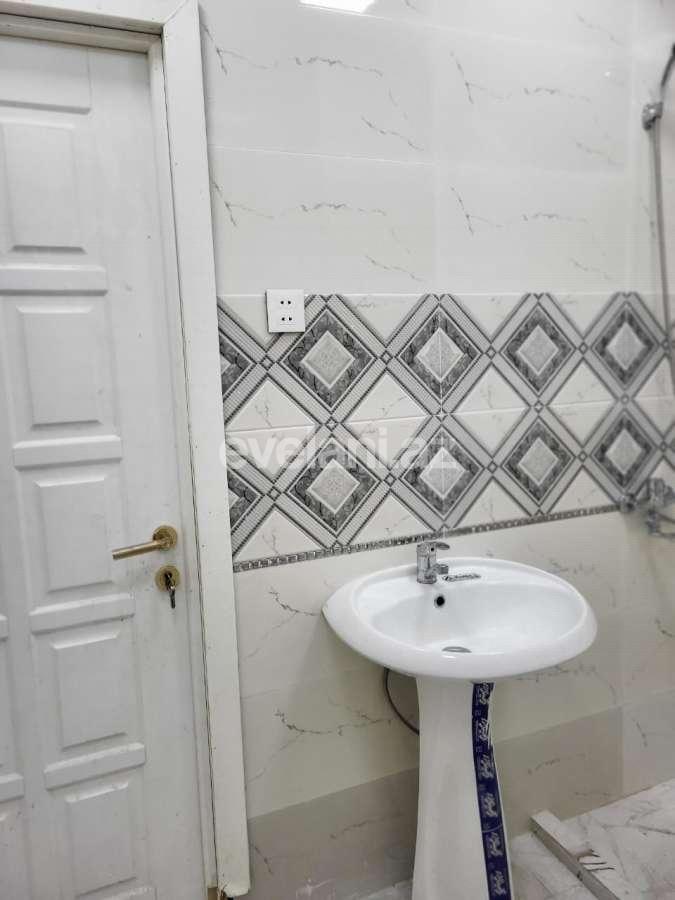 Satılır, köhnə tikili, 3 otaqlı, 50 m², Bakı, Binəqədi r, 7-ci mikrorayon q, Azadlıq prospekti m.