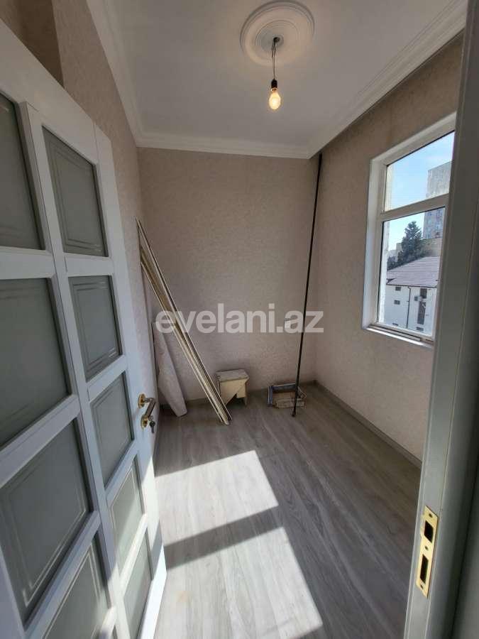 Satılır, köhnə tikili, 3 otaqlı, 50 m², Bakı, Binəqədi r, 7-ci mikrorayon q, Azadlıq prospekti m.