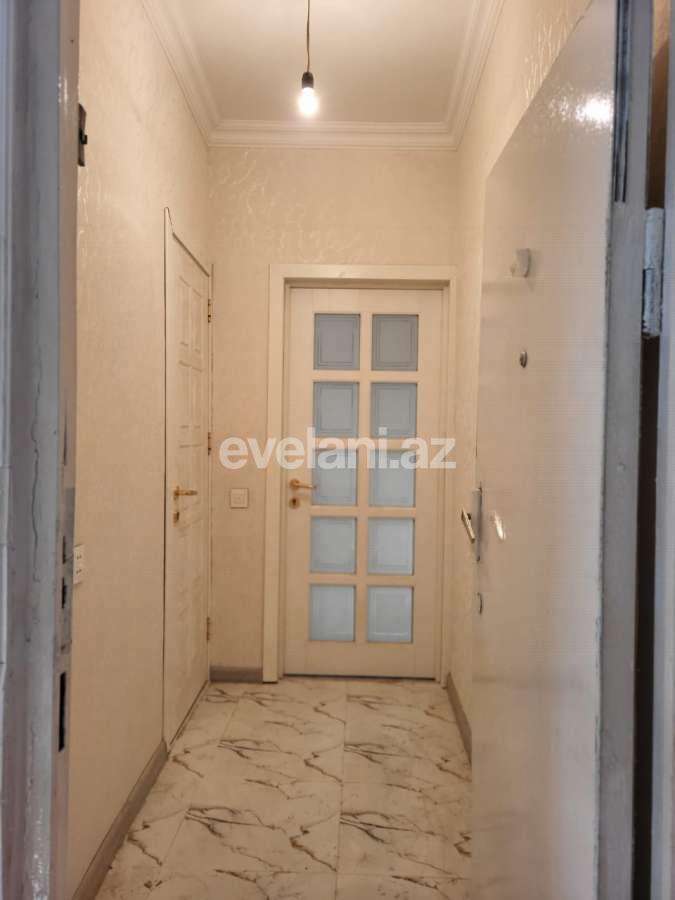 Satılır, köhnə tikili, 3 otaqlı, 50 m², Bakı, Binəqədi r, 7-ci mikrorayon q, Azadlıq prospekti m.