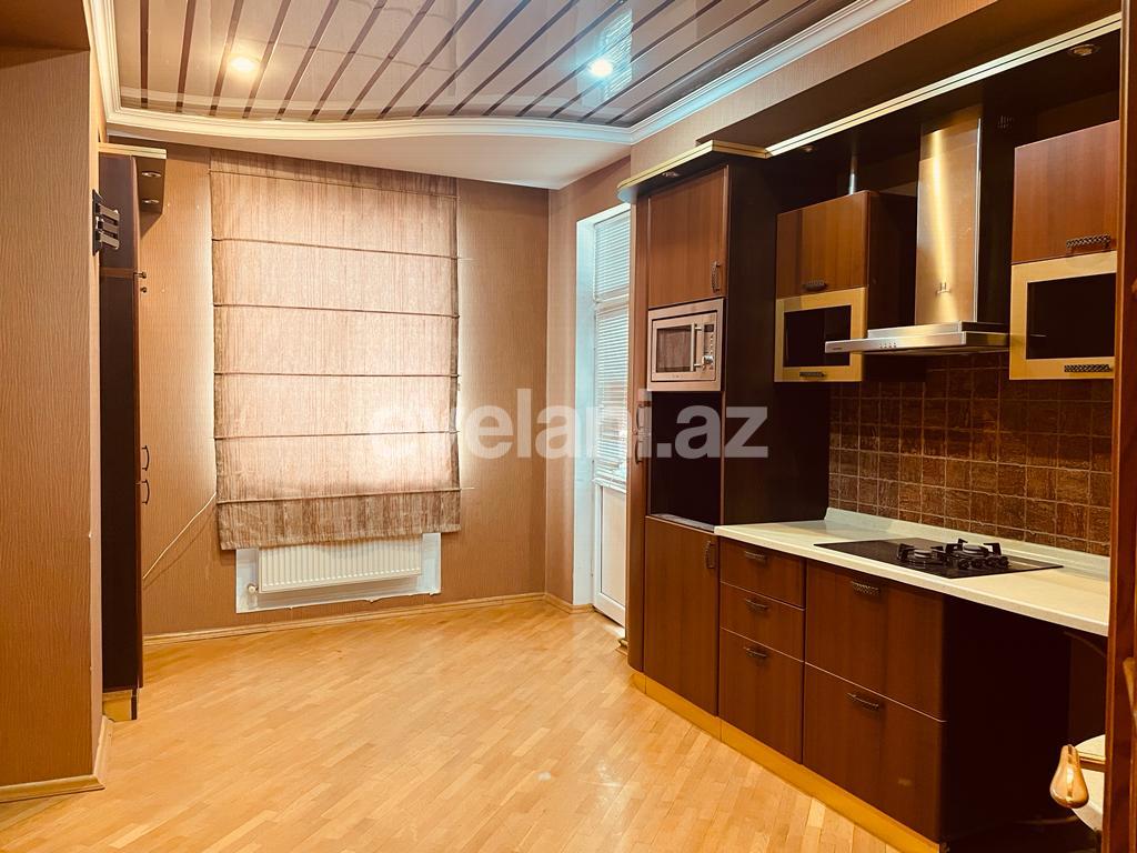 Satılır, yeni tikili, 4 otaqlı, 160 m², Bakı, Binəqədi r, 8-ci mikrorayon q, Azadlıq prospekti m.