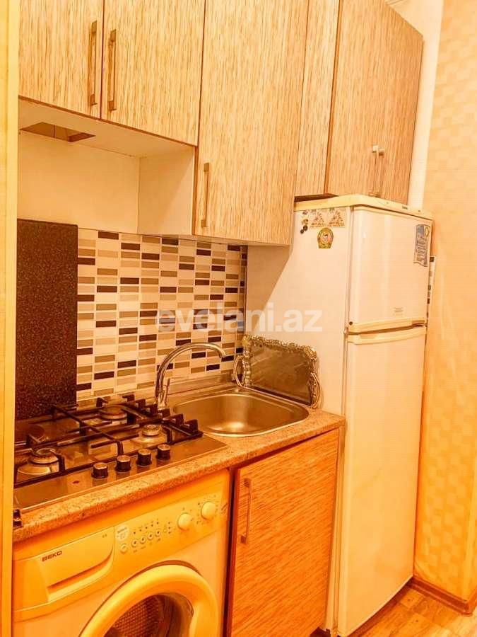 Satılır, köhnə tikili, 2 otaqlı, 45 m², Bakı, Nəsimi r, 4-cü mikrorayon q, Memar Əcəmi m.