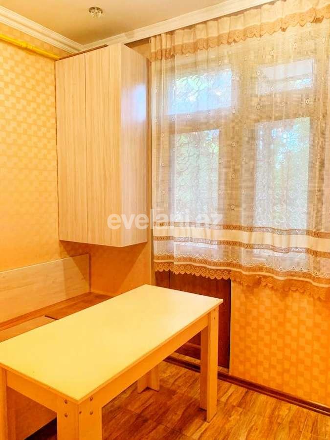 Satılır, köhnə tikili, 2 otaqlı, 45 m², Bakı, Nəsimi r, 4-cü mikrorayon q, Memar Əcəmi m.