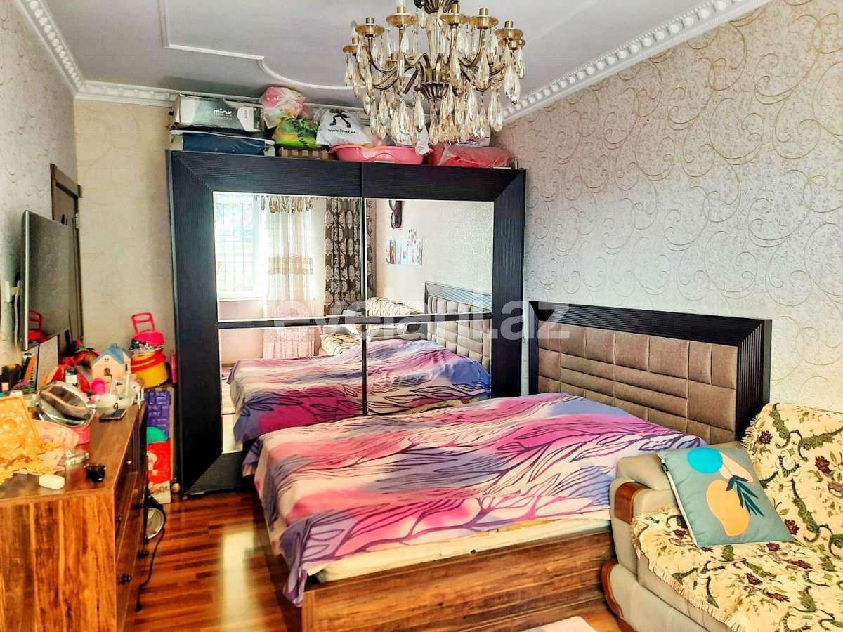 Satılır, köhnə tikili, 2 otaqlı, 45 m², Bakı, Nəsimi r, 4-cü mikrorayon q, Memar Əcəmi m.