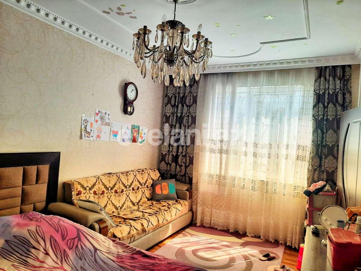 Satılır, köhnə tikili, 2 otaqlı, 45 m², Bakı, Nəsimi r, 4-cü mikrorayon q, Memar Əcəmi m.