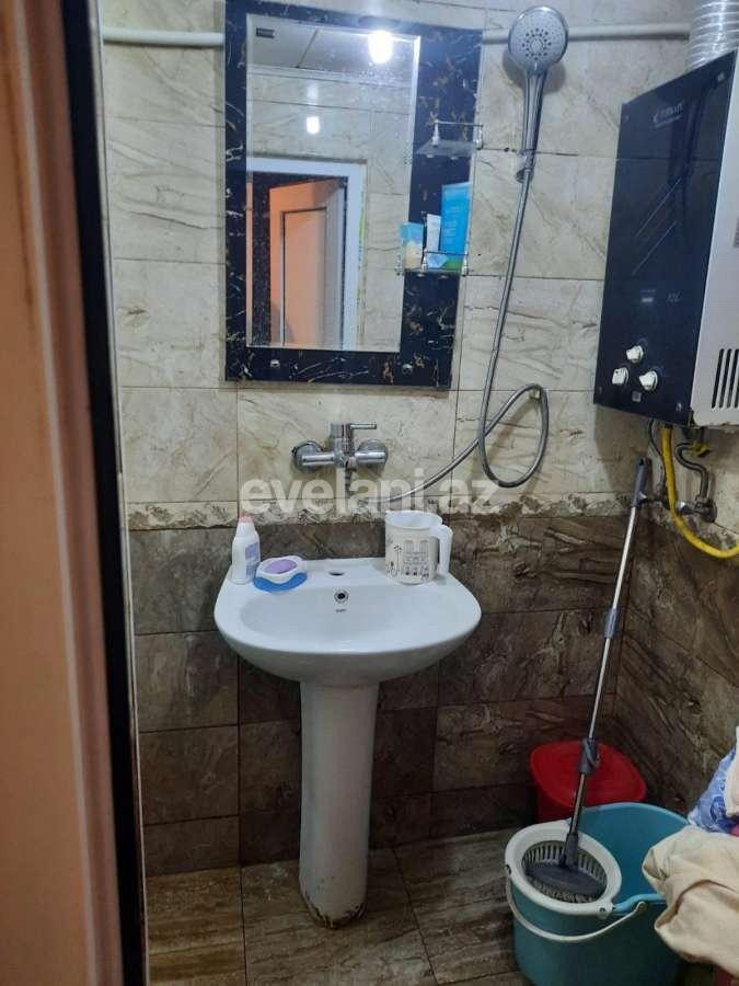 Satılır, köhnə tikili, 2 otaqlı, 45 m², Bakı, Nəsimi r, 4-cü mikrorayon q, Memar Əcəmi m.