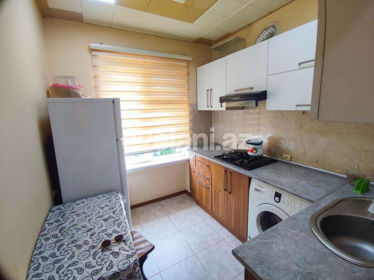 Satılır, köhnə tikili, 25 otaqlı, 60 m², Bakı, Yasamal r, Nizami m.