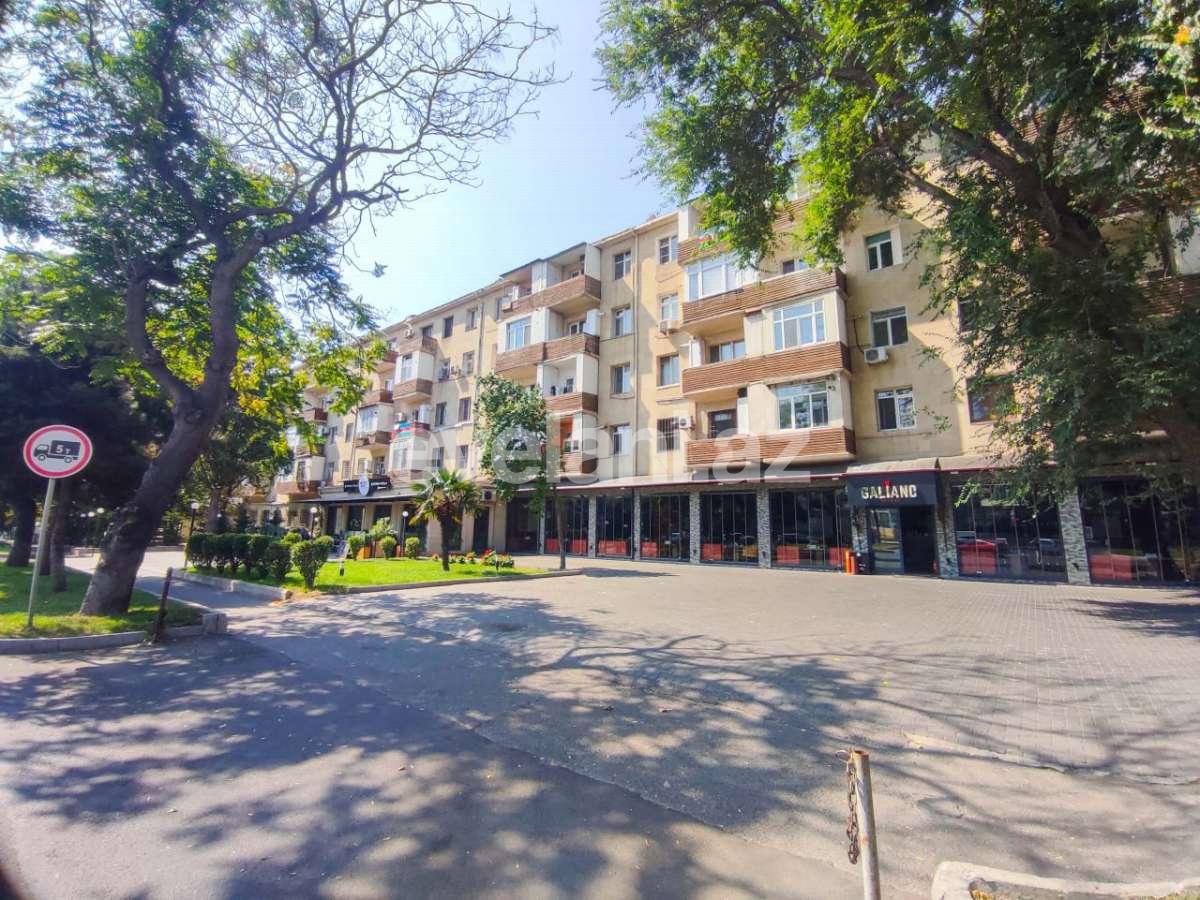 Satılır, köhnə tikili, 25 otaqlı, 60 m², Bakı, Yasamal r, Nizami m.